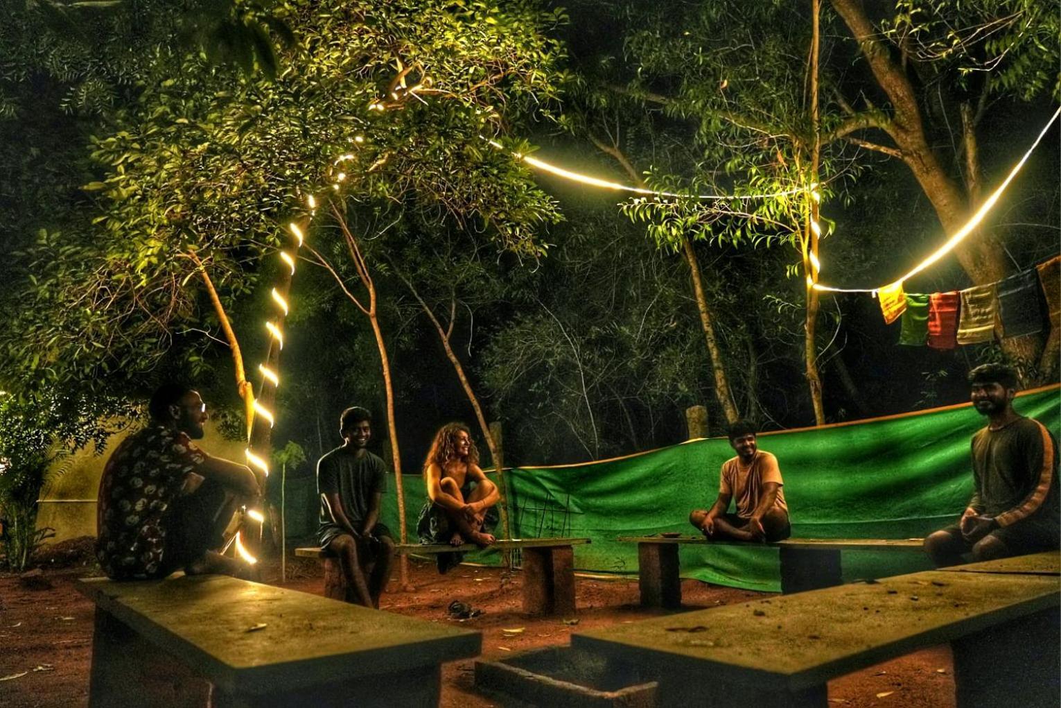 Nebula Nest Cafe & Hostel 黎明之村 外观 照片